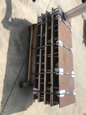 Paver screed plate, main engine screed plate, extended section screed plate,