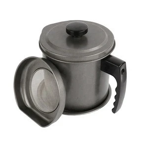 1.3L Wrought Iron Grease Keeper with Strainer Oil Storage Can for Home Use