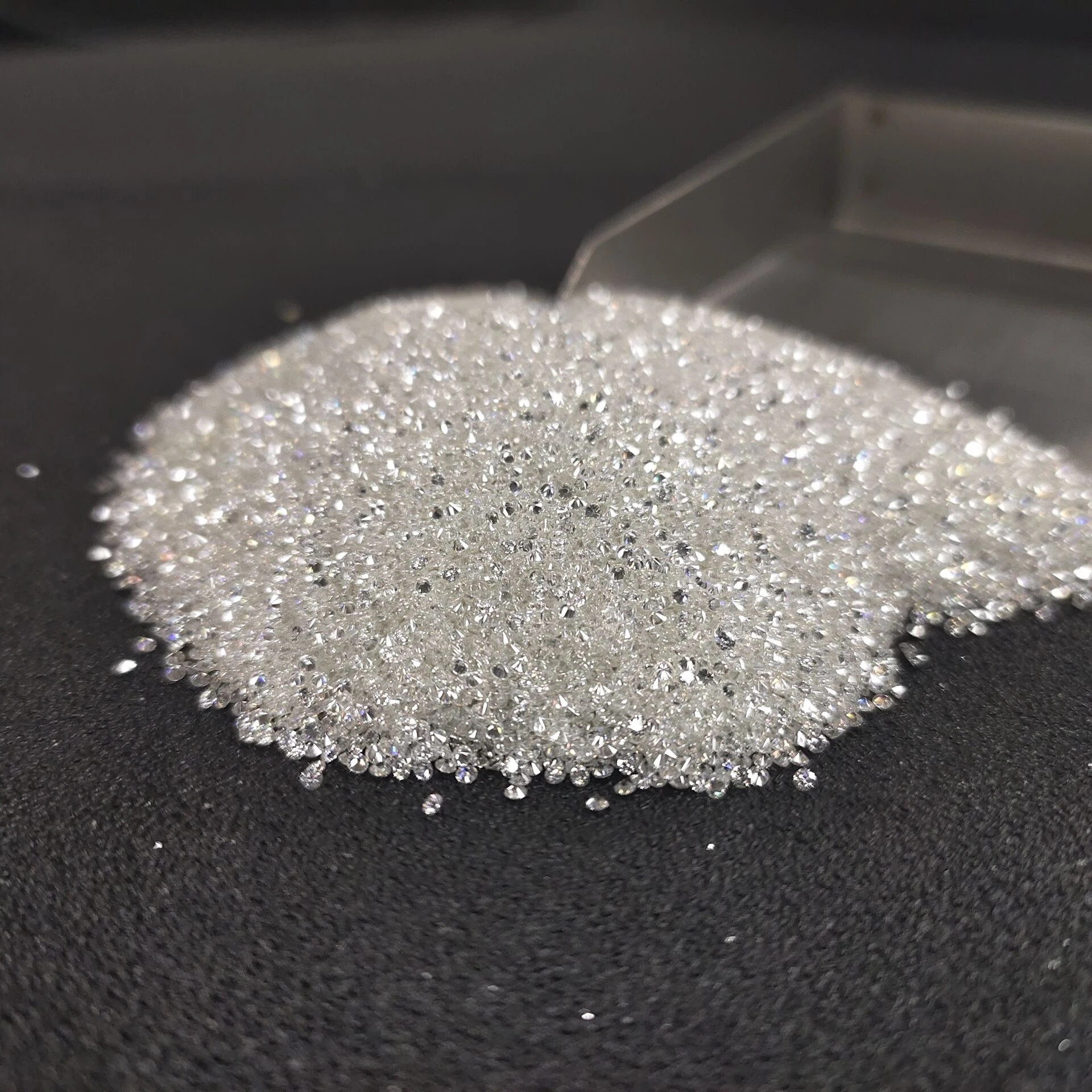 Cheap price loose lab grown diamond small size 1.0mm 1.2mm 1.5mm 1.7mm 1.9mm 2.2mm  2.5mm 2.9mm moissanite stone price