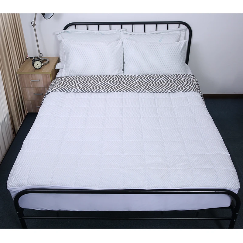 Customized Size Quilted Waterproof Cooling Mattress Protector Cover