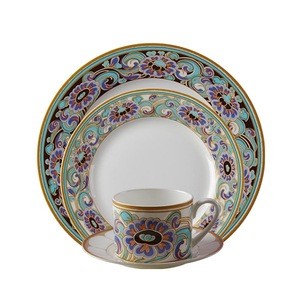Manufactory Supply 30pcs Hotel tableware wholesale luxury porcelain dinner set /antique porcelain dinner set with gold
