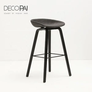 Nordic Hot Sales Cheap Luxury  Contemporary Bar Cafe Chair Wooden Leg Modern Used Commercial Bar Stools Upholstery seat