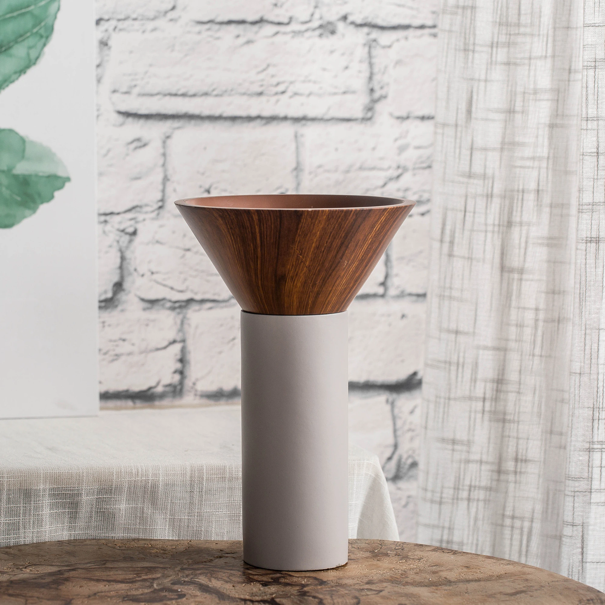 Wooden grain resin material for home decor &amp; flower vase
