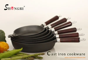 cast iron fry pan with wooden handle SR216