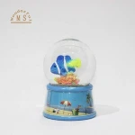 China wholesaler handmade art&crafts plastic crafts, cheap plastic snow globe, funny snow globe