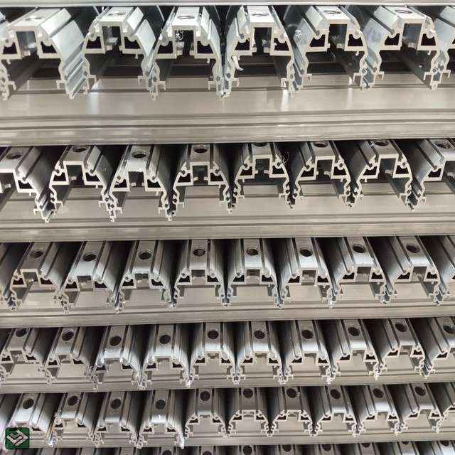 Extruded Industrial / Electronic Parts Customized Aluminium Product