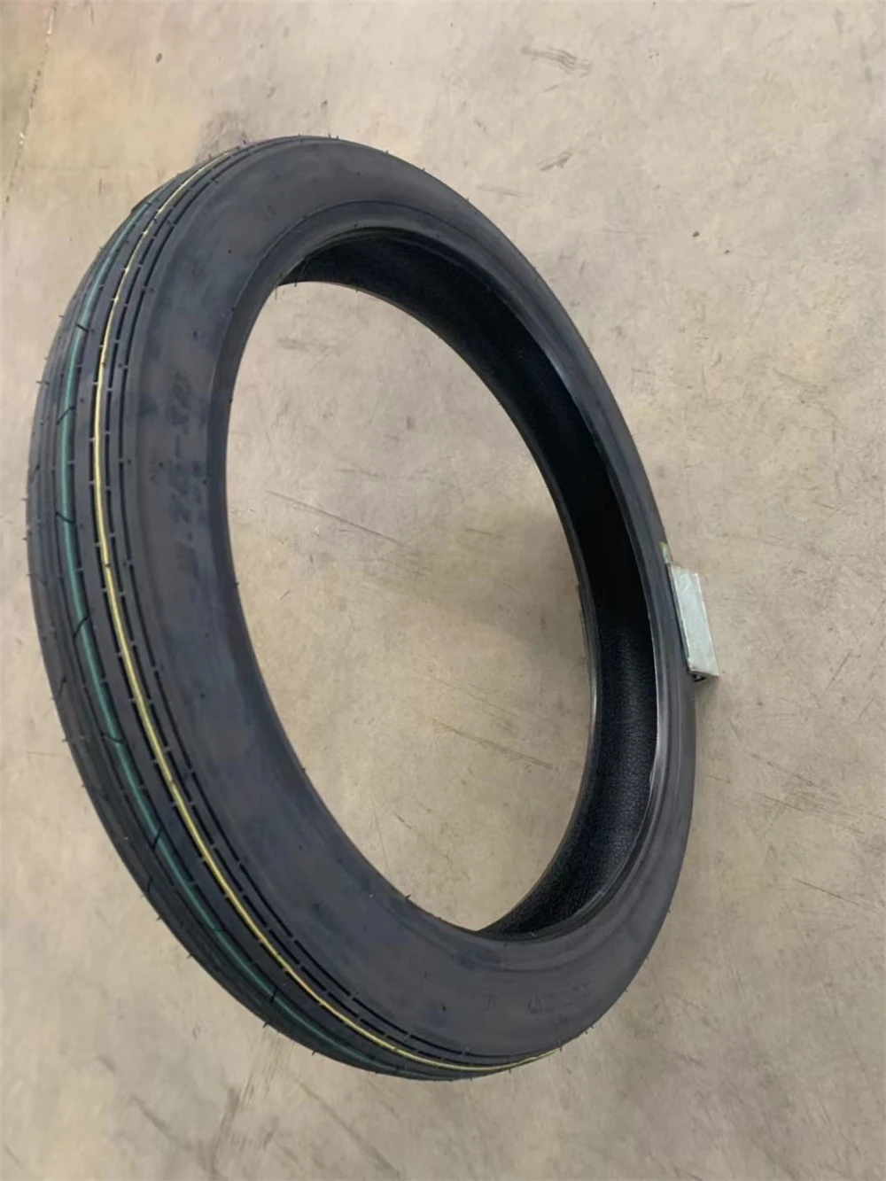 Factory Outlet High Quality 275-18 Rubber Strong Grip Motorcycle Tire Made In China