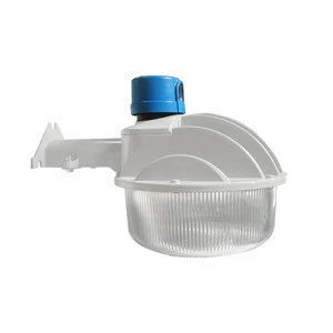 ip65 outdoor security wall mounted or pole mounted lamp smd type dusk to dawn street lamp led barn light