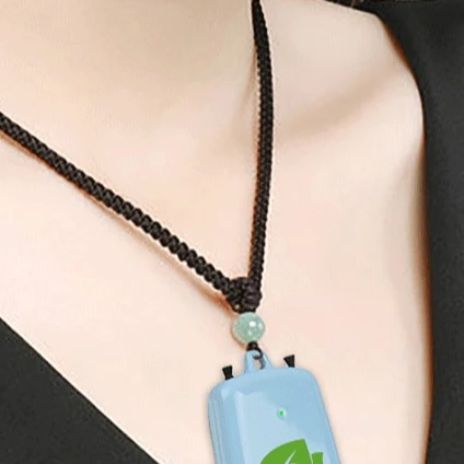 New Negative Ion Mini Ionic Neck Air Cleaner Ionizer Purifiers Small Portable Wearable Personal Necklace Air Purifier