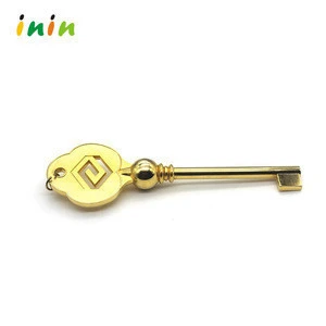 OEM design gold electroplating antique keys with engrave logo , metal key chain custom logo