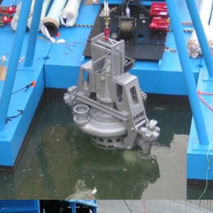sand dredger with submersible pump