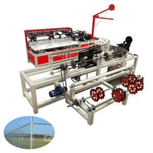Automatic chain link netting machine for weaving chain link fence