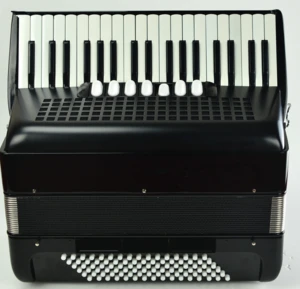 black color 7/3 register three reeds 37key 96 bass piano accordion