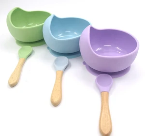 BPA Free eco-friendly colorful tableware silicone baby feeding suction bowl with spoon