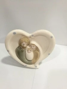 high quality heart-shaped pottery sancta familia pottery