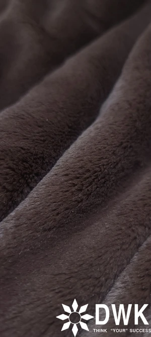 high standard 100%polyester faux fur fabric / fluffy faux fur fabric for plush toy &amp; F/W garment