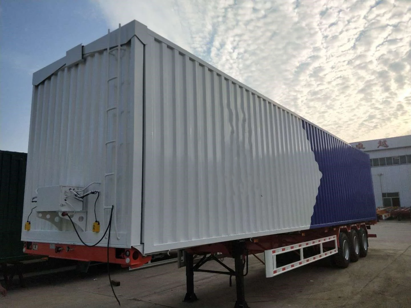 LUEN Bulk Transportation 40ft Tri Axle Box Cargo Small Refrigerated Truck Trailer