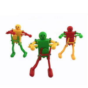 Promotional gift fun plastic cartoon robot parts wind up toy for kids