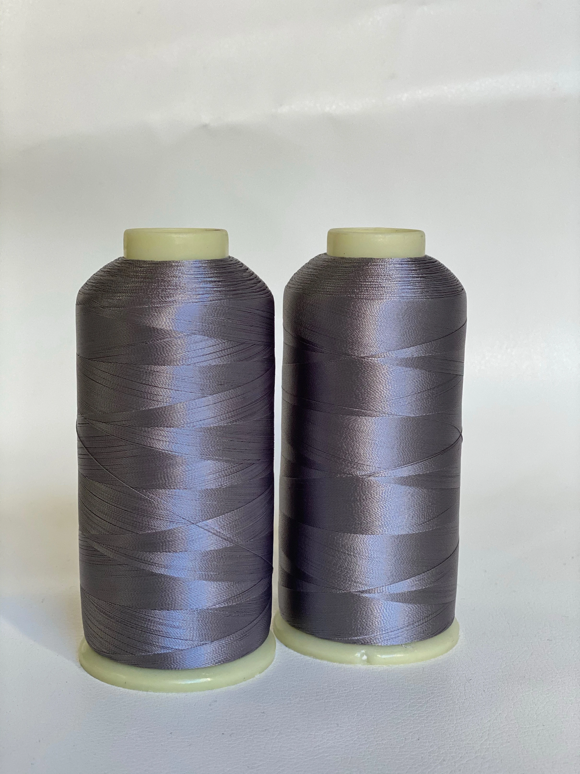 The Fine Quality Wholesale Large Cone 100% Spun Yarn Suppliers 120d/2 rayon Embroidery Thread