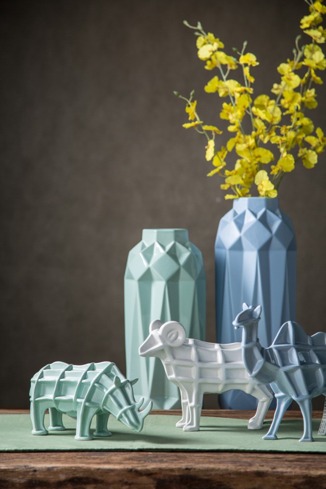 Factory Wholesale fashion cheap interior Antique decorative Geometric ceramic flower vase
