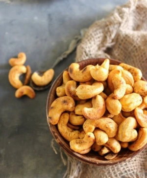 Roasted Salted Cashew Nuts / Roasted Unsalted Cashew Nuts / Roasted Flavoured Cashew Nuts