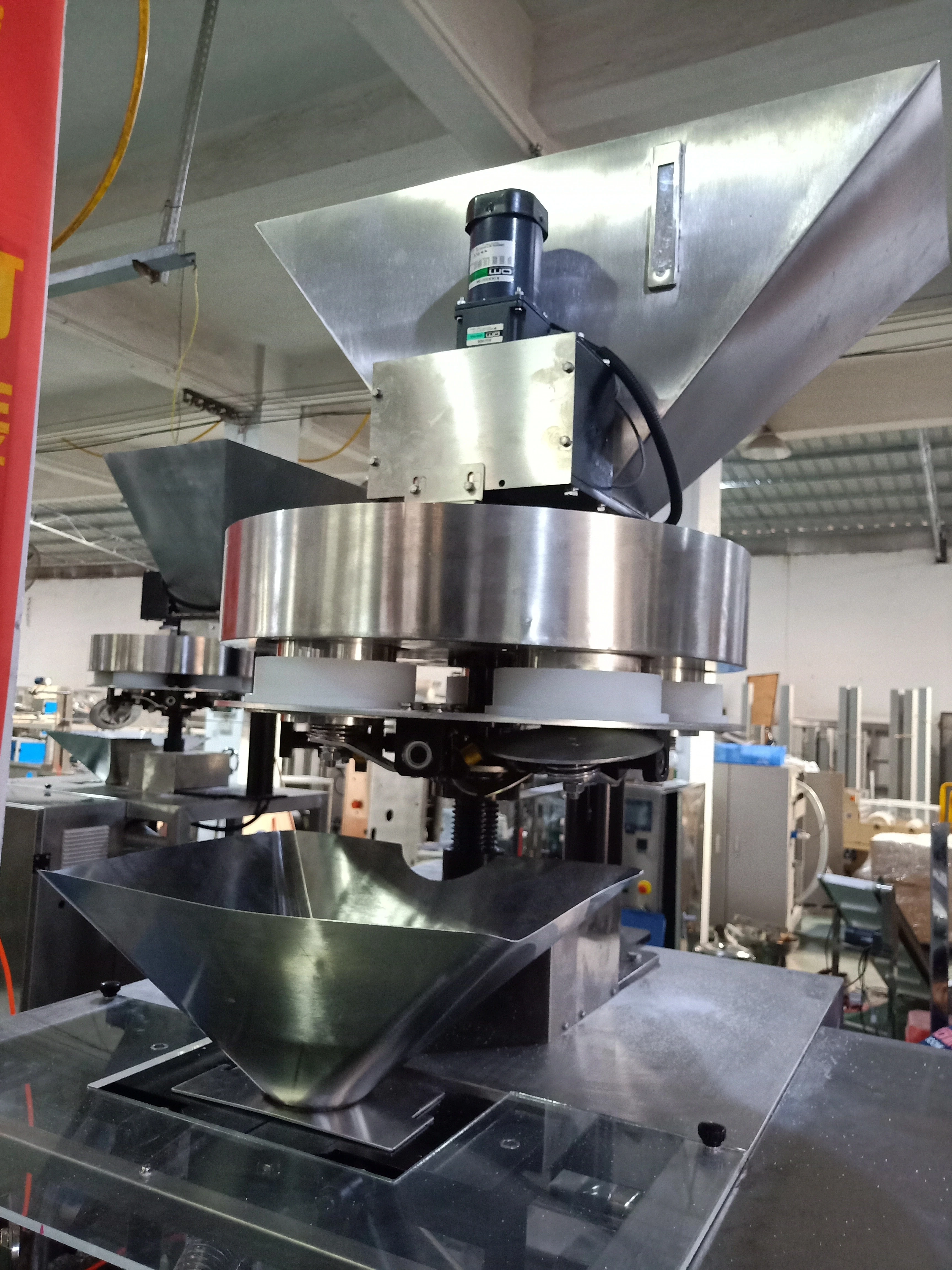 VFFS multi-function beans / grains / sugar / cereal / rice bag pouch volumetric cup dosing filling filler food packaging machine