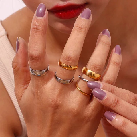 Wholesale Fashion 18k Gold Plated 2mm 4mm 6mm Basic Simple Thin Wide Stainless Steel Rings for Women Jewelry Gift