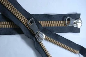 Wholesale plastic resin customized zippers for bag