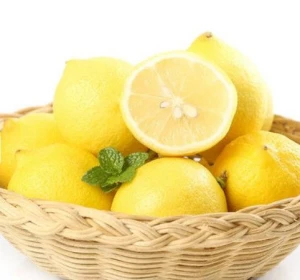 Fresh Lemons / fruits
