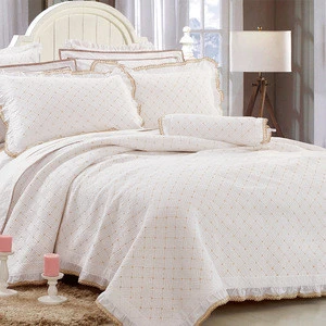 2018 hot sale good quantity 100% cotton solid color quilting bedspread