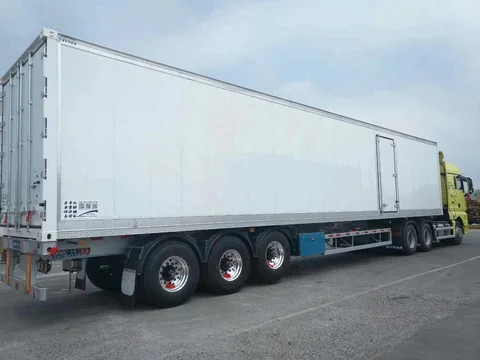 48FT REFRIGERATED SEMI-TRAILER with three axles