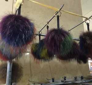 Factory Wholesale Colorful Raccoon fur Fluffy Fur Pom Poms / Balls