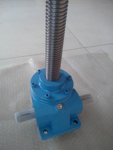 Mechanical screw jacks to elevate loads up to 200 tons