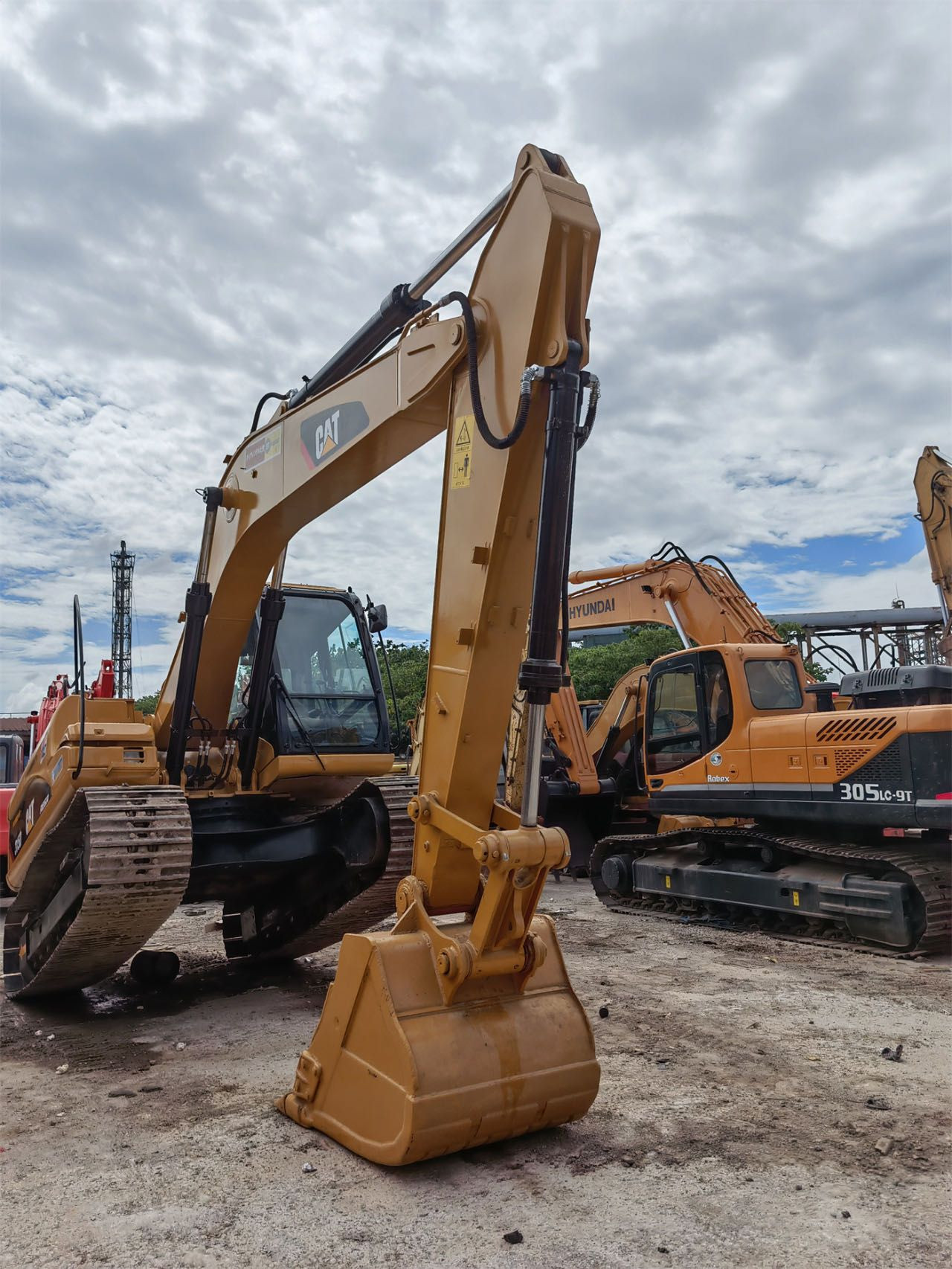 Buy 90% New Good Condition Used Caterpillar Excavator Secondhand Cat ...