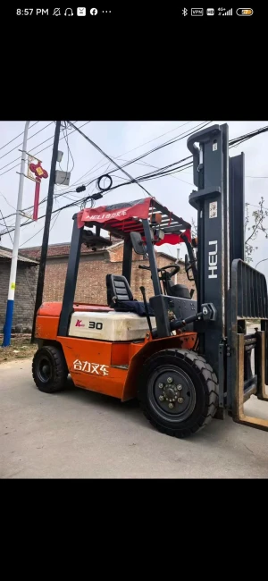 forklifts (used)