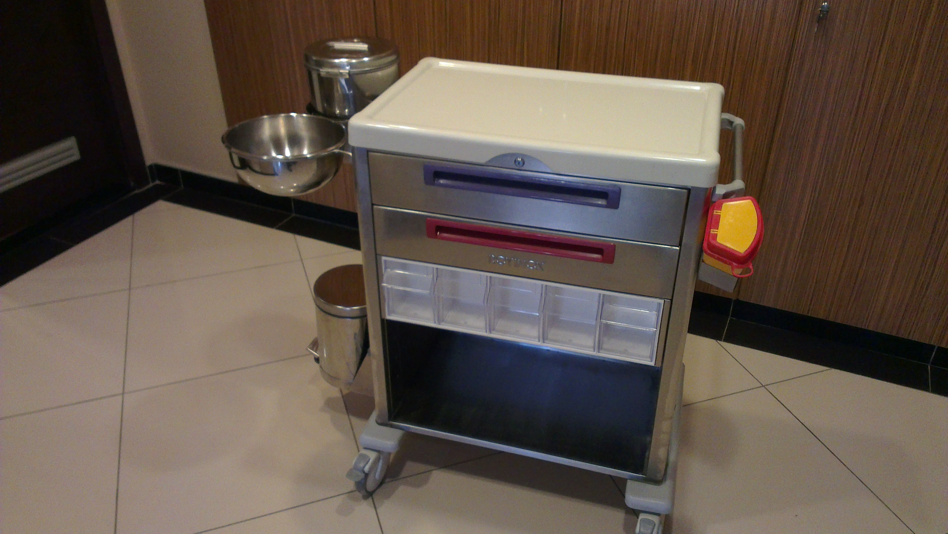 Best Product - Medical Dressing And Threatment Cart - For Hospital