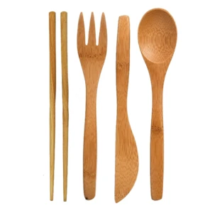 Heat and stain-resistant bamboo knife spoon and fork flatware with recycled plastic pouch