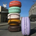 Resin crafts giant fiberglass macaron statue for shop window display