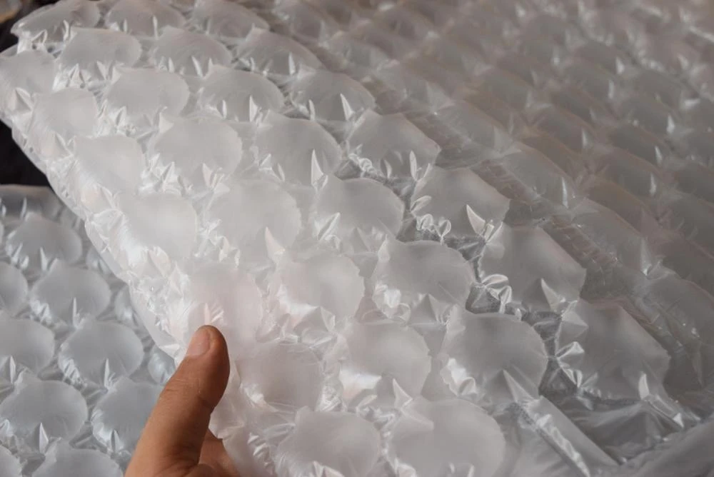 Shockproof Cushioning Material Protect The Product Air Bubble Film Wrap Roll Packing
