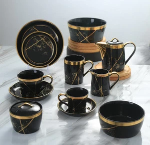 Wholesale Luxury royal hotel restaurant wedding party black and gold porcelain ceramic dinnerware dinner sets
