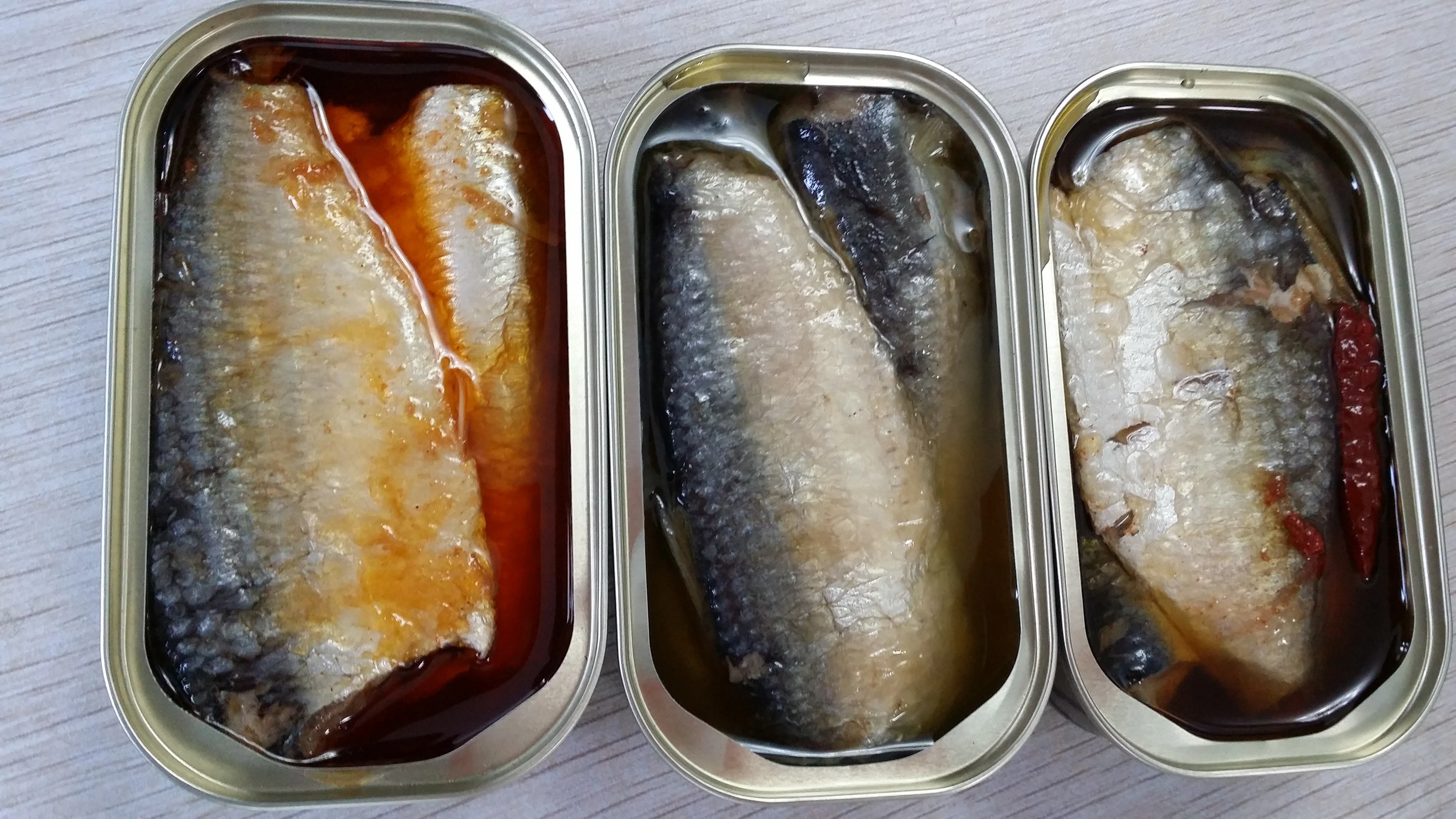Canned seafood wholesaler accepts large quantities of food to manufacture canned sardines
