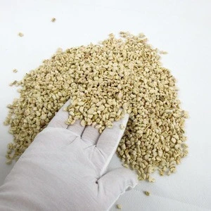 Corncob pellets for oil stain treatment on 24 mesh workpiece surface