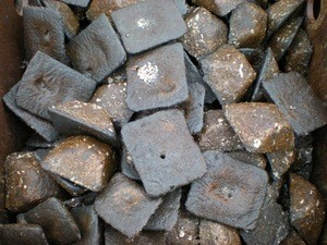 Ferroalloys from alkaline battery recycling
