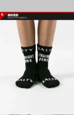 High Quality Designer Special Soft and Sweat Absorption Cotton Fashion Letters Middle Cut Socks
