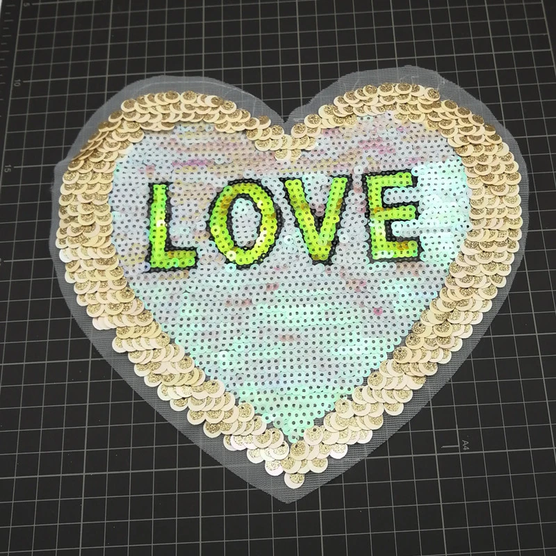 High quality embroidery patch heart Reversible sequin used for clothing accessories wholesale