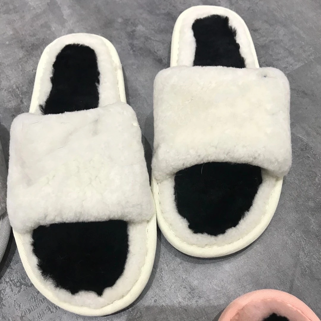 Ladys fur slippers with custom logo made from sheep wool