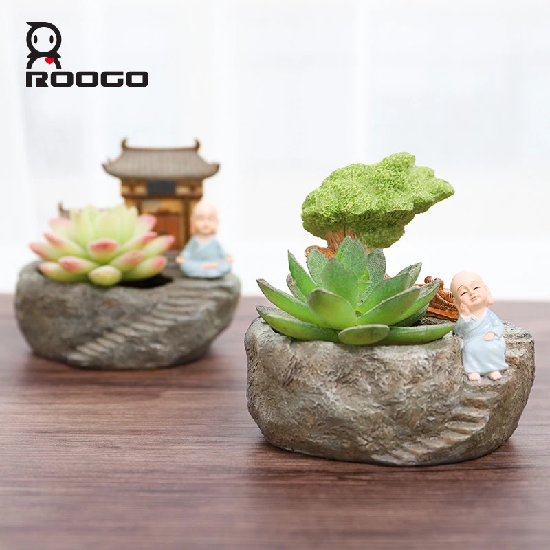 Roogo monk polyresin flowerpot for desktop decor