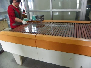 Small Size Continuous Heating Tempered Glass Making Machine