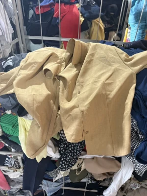 Unsorted used clothes from Japan in 40ft container