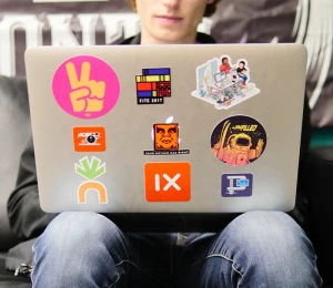 100pcs MOQ Business Promotion Make Your Own Logo Brand Waterproof Vinyl Laptop Sticker Pack Die Cut Laptop Sticker